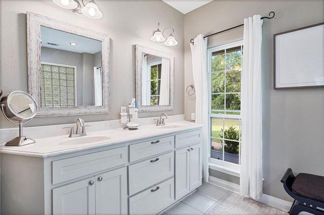 5318 E Plantation Oaks Drive, Arcola, TX 77583