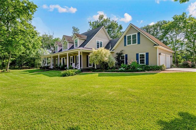 5318 E Plantation Oaks Drive, Arcola, TX 77583
