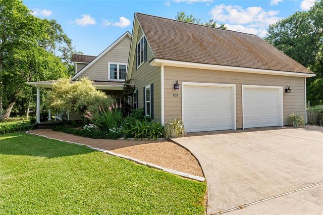 5318 E Plantation Oaks Drive, Arcola, TX 77583