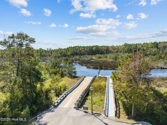 421 Summerhouse Drive, Holly Ridge, NC 28445