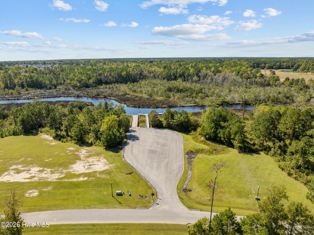 421 Summerhouse Drive, Holly Ridge, NC 28445