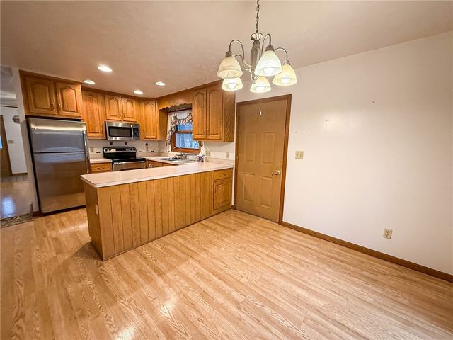 122 Helga Dr, Clay Twp, PA 16061