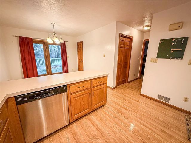 122 Helga Dr, Clay Twp, PA 16061