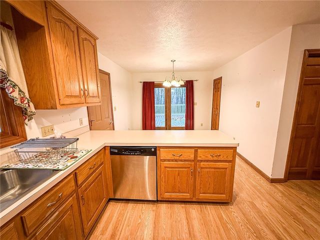 122 Helga Dr, Clay Twp, PA 16061