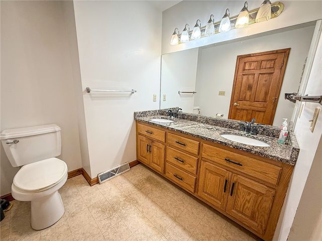 122 Helga Dr, Clay Twp, PA 16061