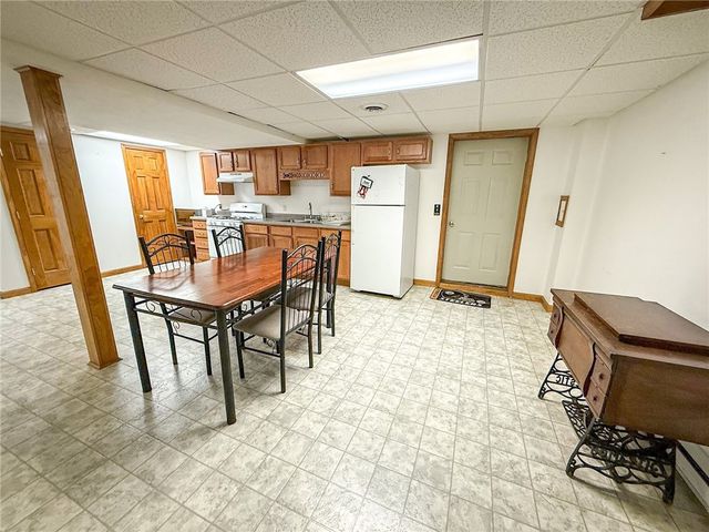 122 Helga Dr, Clay Twp, PA 16061