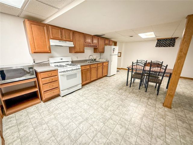 122 Helga Dr, Clay Twp, PA 16061