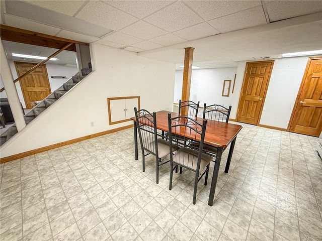 122 Helga Dr, Clay Twp, PA 16061