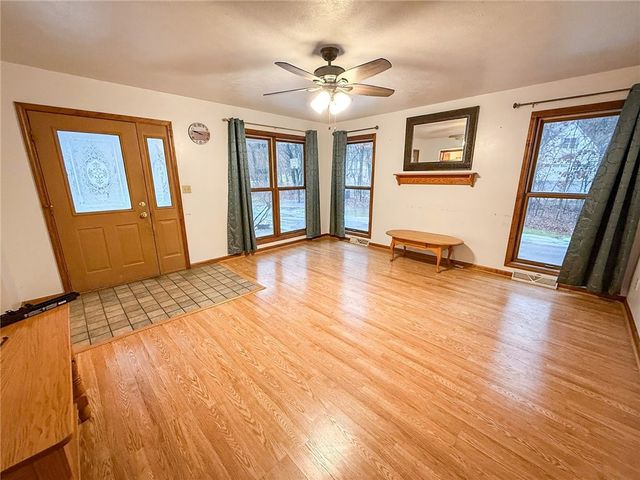 122 Helga Dr, Clay Twp, PA 16061