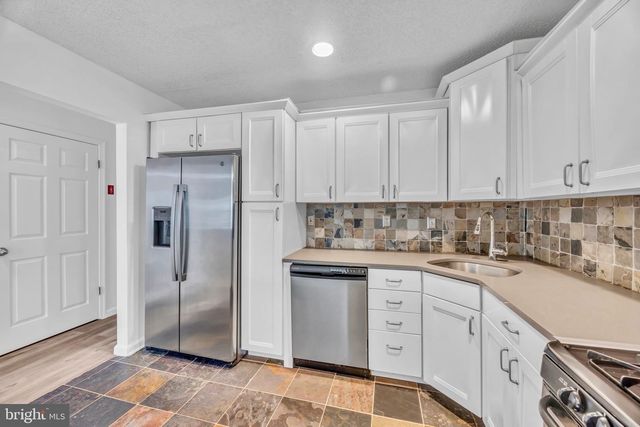 22 ARTHUR GLICK BLVD, Franklin Park, NJ 08823