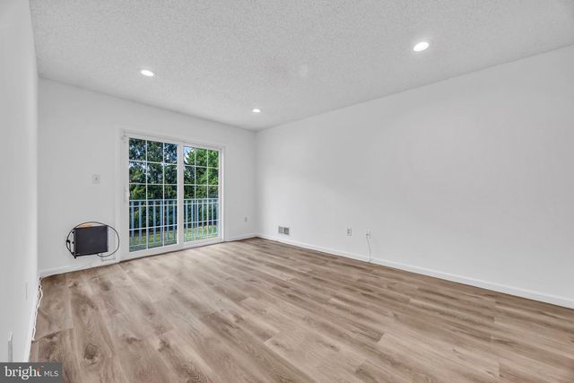 22 ARTHUR GLICK BLVD, Franklin Park, NJ 08823