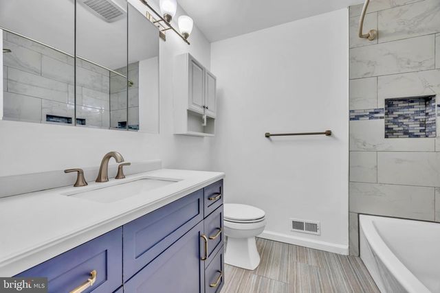 22 ARTHUR GLICK BLVD, Franklin Park, NJ 08823