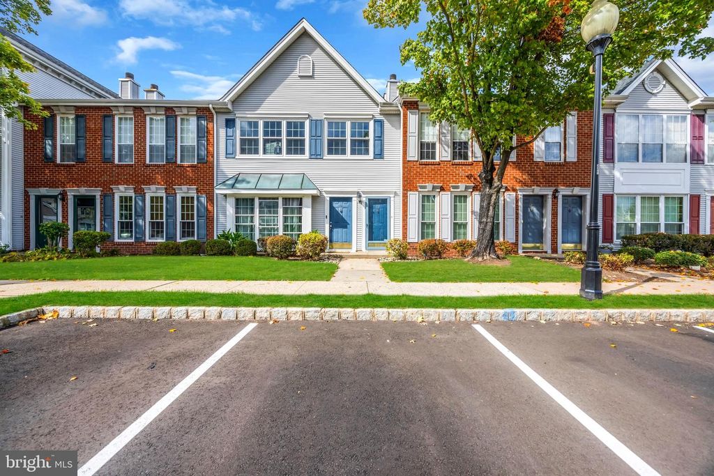 22 ARTHUR GLICK BLVD, Franklin Park, NJ 08823