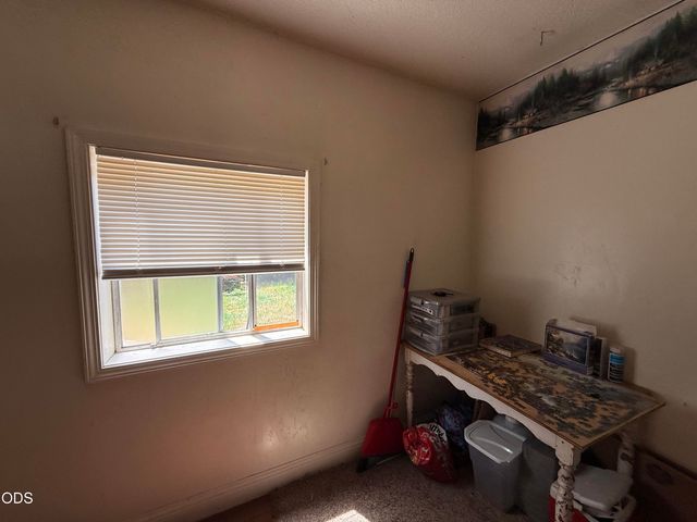 411 SE L Street, Grants Pass, OR 97526