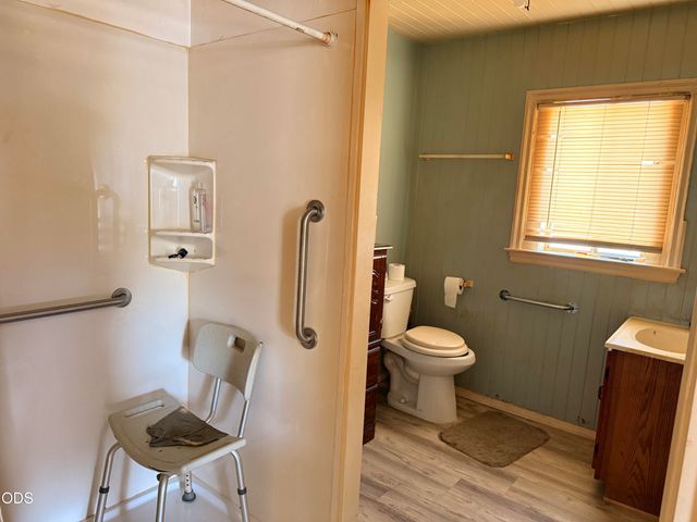 411 SE L Street, Grants Pass, OR 97526