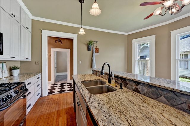 1018 N Woods Street, Sherman, TX 75092