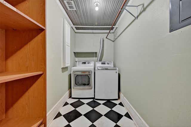 1018 N Woods Street, Sherman, TX 75092