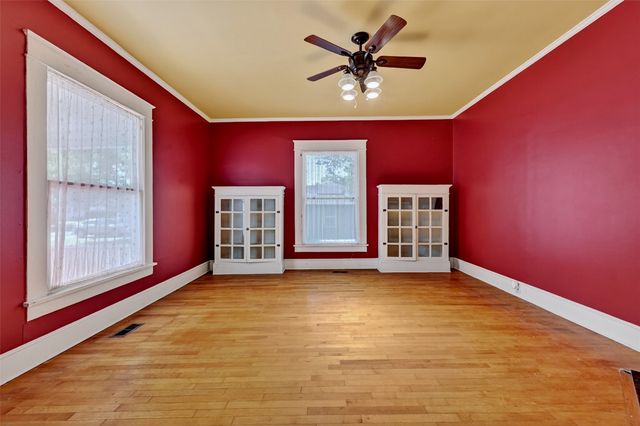 1018 N Woods Street, Sherman, TX 75092