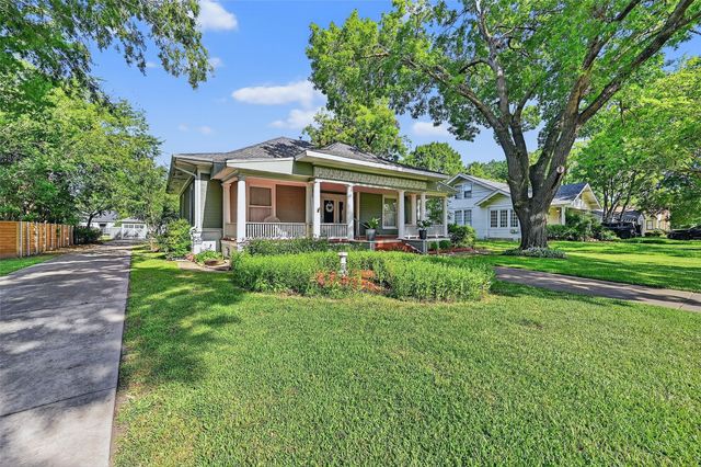 1018 N Woods Street, Sherman, TX 75092
