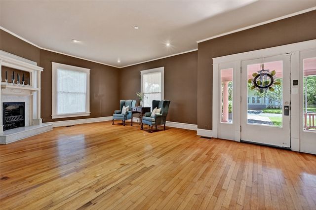 1018 N Woods Street, Sherman, TX 75092