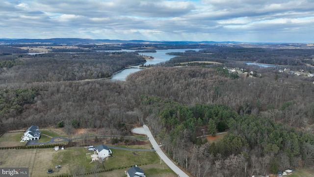 4158 LANDIS RD, Hanover, PA 17331