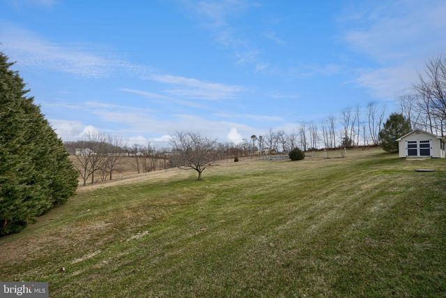 4158 LANDIS RD, Hanover, PA 17331