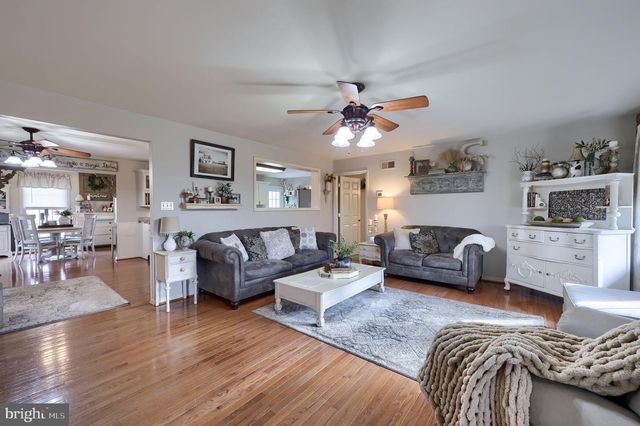 4158 LANDIS RD, Hanover, PA 17331