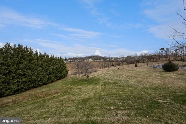 4158 LANDIS RD, Hanover, PA 17331