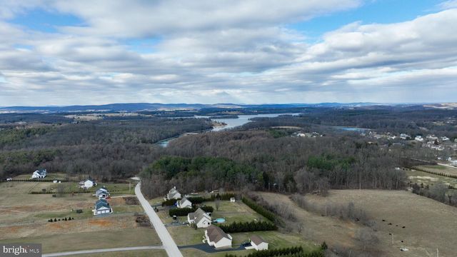 4158 LANDIS RD, Hanover, PA 17331