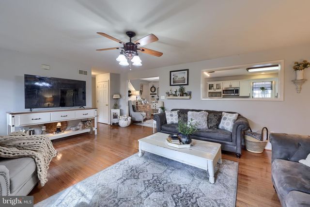 4158 LANDIS RD, Hanover, PA 17331