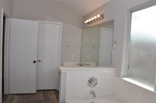 272 Spillway DR, Kyle, TX 78640