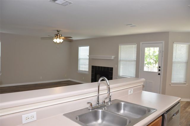 272 Spillway DR, Kyle, TX 78640