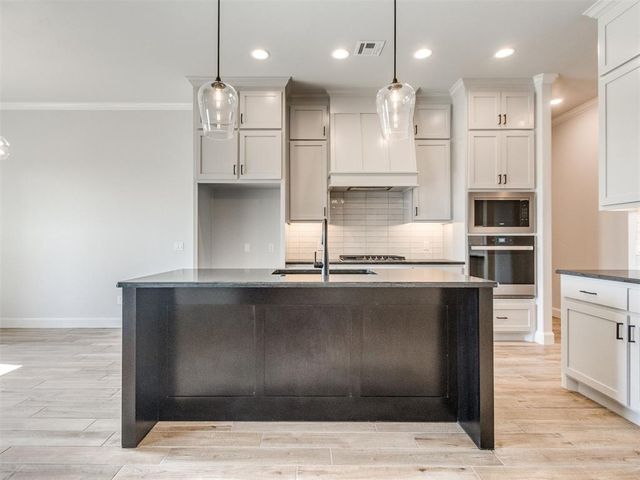 9220 SW 44th Terrace, Oklahoma City, OK 73179