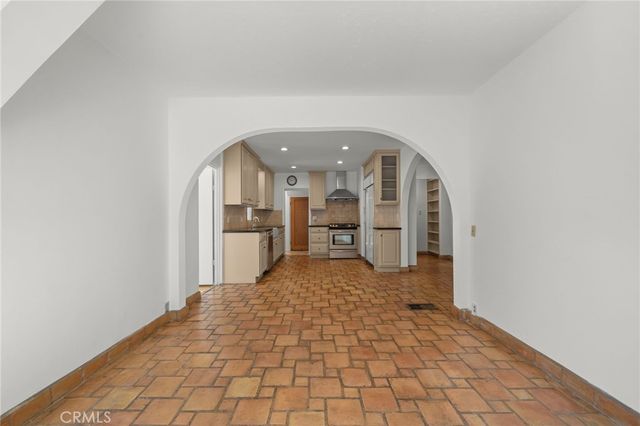 112 N. Highland Ave, Hancock Park, CA 90036