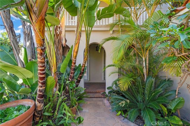 112 N. Highland Ave, Hancock Park, CA 90036