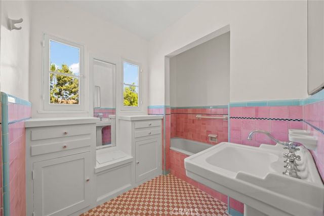 112 N. Highland Ave, Hancock Park, CA 90036