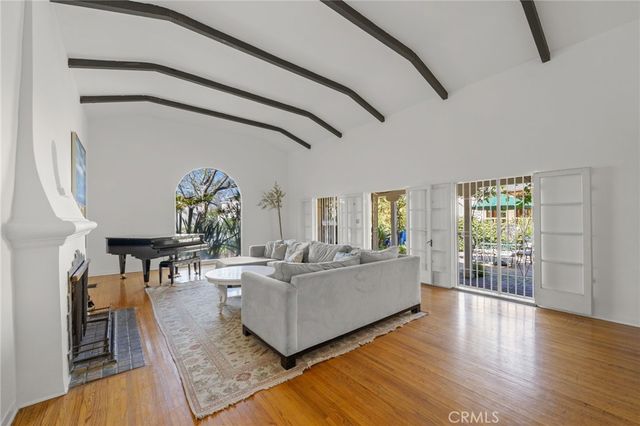 112 N. Highland Ave, Hancock Park, CA 90036