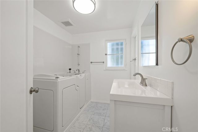 112 N. Highland Ave, Hancock Park, CA 90036