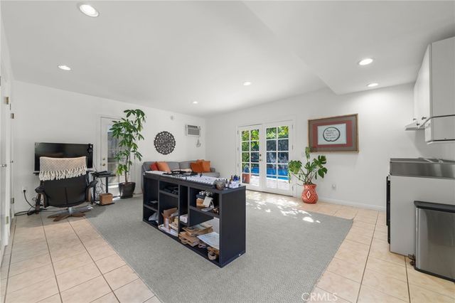 112 N. Highland Ave, Hancock Park, CA 90036