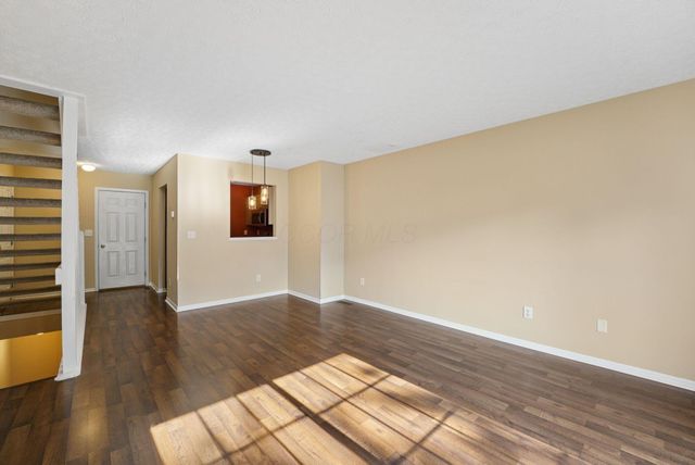 202 Hawkins Lane, 90E, Blacklick, OH 43004