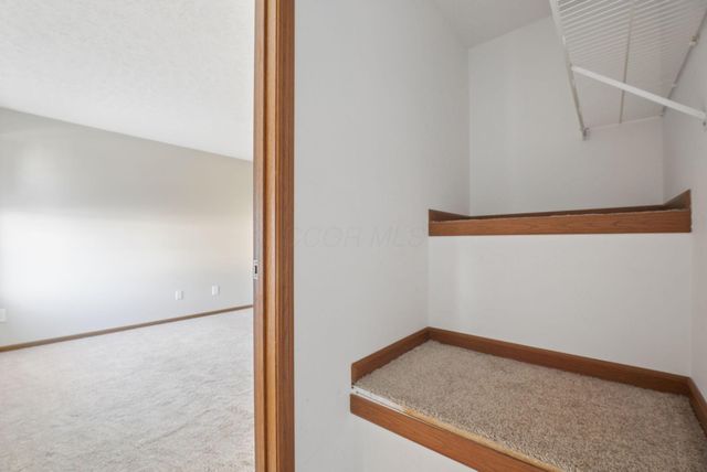202 Hawkins Lane, 90E, Blacklick, OH 43004