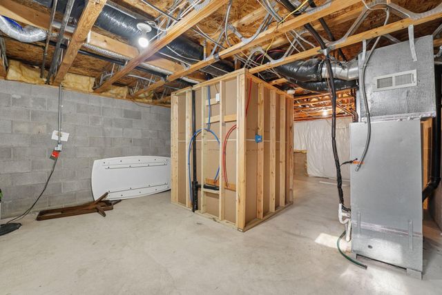 202 Hawkins Lane, 90E, Blacklick, OH 43004