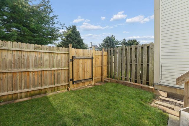 202 Hawkins Lane, 90E, Blacklick, OH 43004