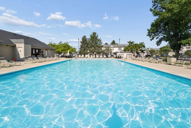 202 Hawkins Lane, 90E, Blacklick, OH 43004