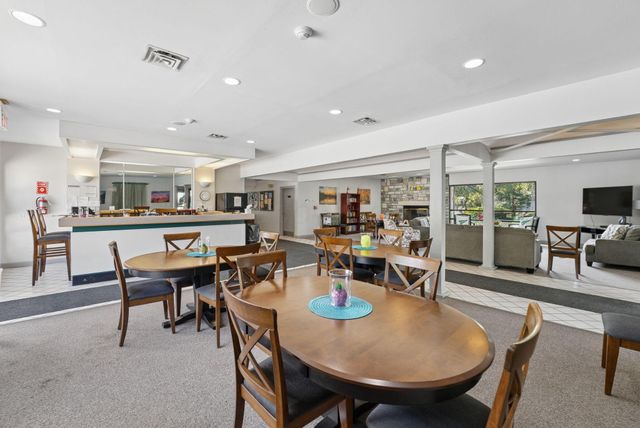 202 Hawkins Lane, 90E, Blacklick, OH 43004