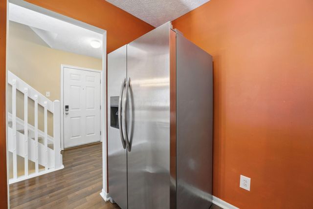 202 Hawkins Lane, 90E, Blacklick, OH 43004