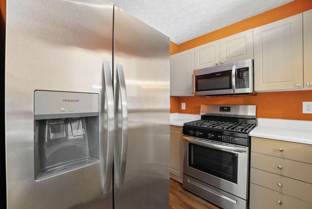 202 Hawkins Lane, 90E, Blacklick, OH 43004