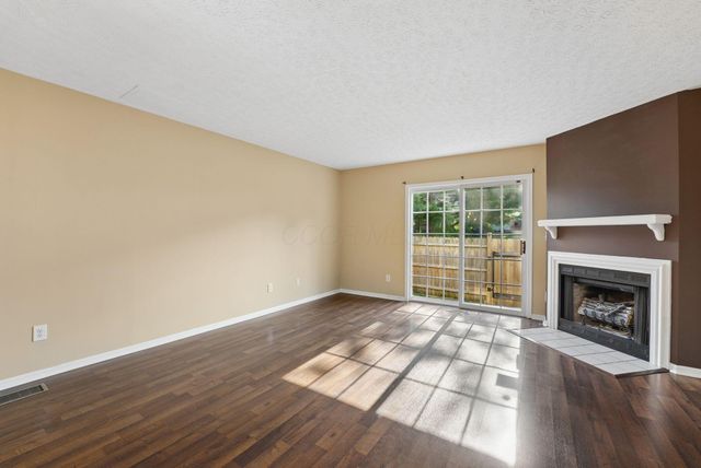 202 Hawkins Lane, 90E, Blacklick, OH 43004