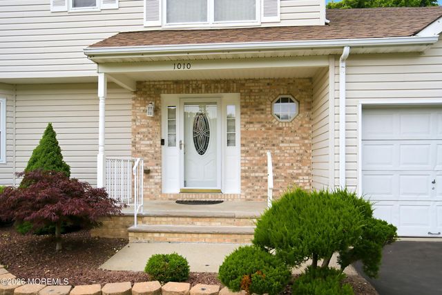1010 Isaac Court, Toms River, NJ 08753