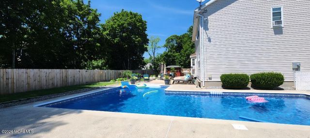 1010 Isaac Court, Toms River, NJ 08753